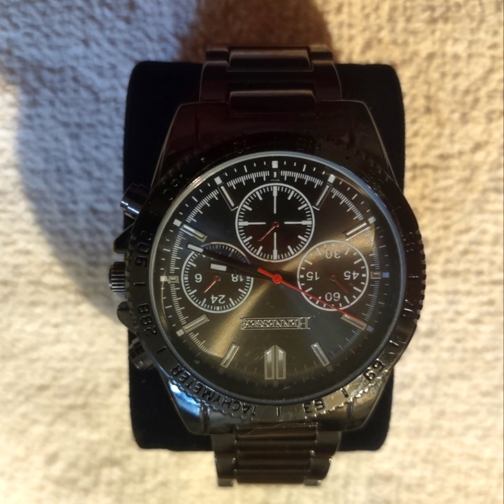 I'm selling a men's watch